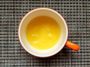 打好的苹果泥如图。