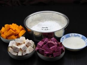 准备食材：木薯粉、紫芋、紫薯、南瓜、白砂糖等；