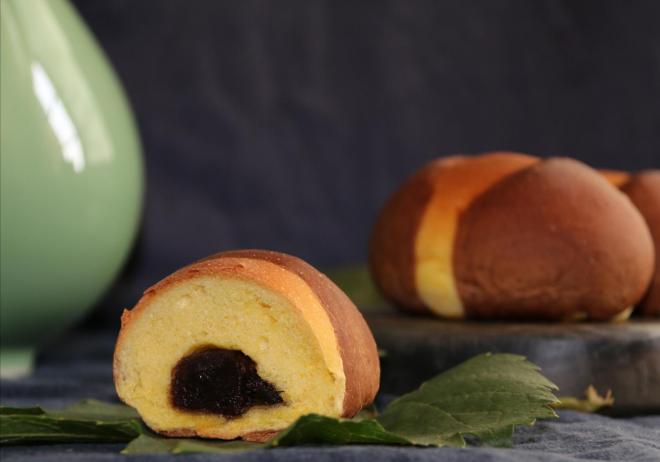 可可南瓜豆沙包