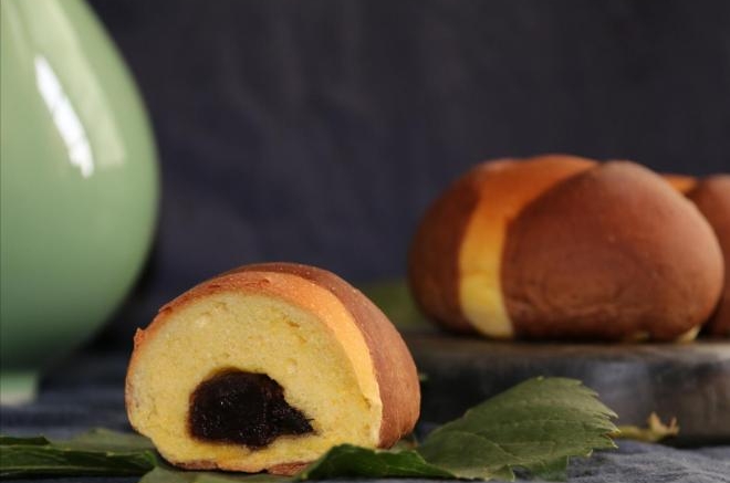 可可南瓜豆沙包