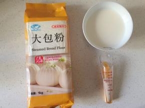 准备好材料和面