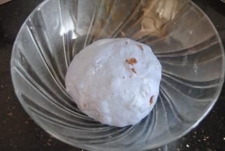 滚圆放进干净的大盆，烤箱内发酵