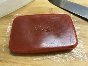 凝固后倒出容器。