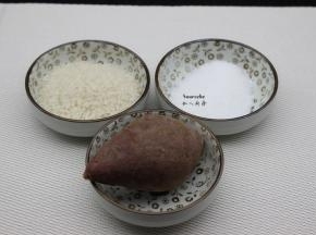 准备食材：紫薯、大米、白砂糖；