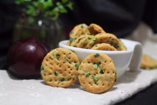 用170度的温度烤12分钟左右，闷5分钟后取出冷却即可