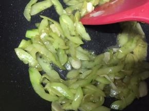 翻炒均匀