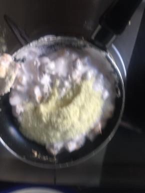 最后放入奶粉搅拌均匀