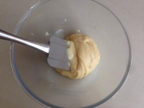 拌均匀，盖保鲜膜，放冰箱李松驰30分钟