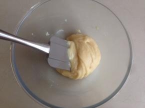 拌均匀，盖保鲜膜，放冰箱李松驰30分钟