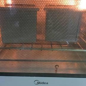 烤箱150度预热，中层烤30-35分钟