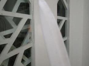 用尖刀按照画好的所有部位刻出来掏空。