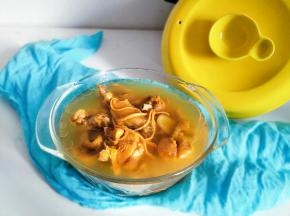 砂锅炖汤小火慢炖，味道鲜美