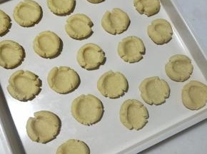 烤箱预热170度20分钟取出晾冷