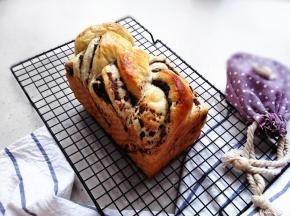 14.	出炉晾凉，即可食用。