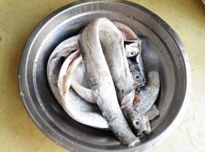 3.	用清水冲洗干净，