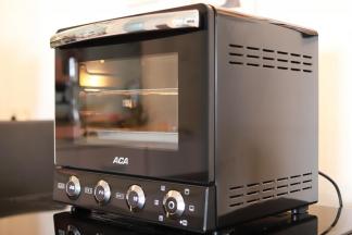 这是ACA北美电器11月重磅推出的一款含金量很高的产品，温度准，上色均匀，背后热风循环。