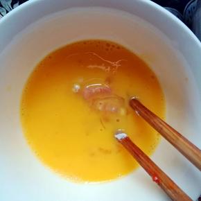 裹匀鸡蛋液