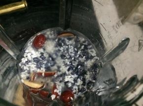 再加入适量的清水