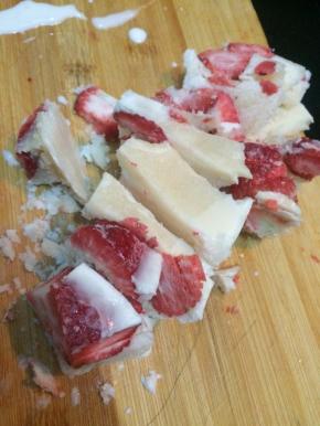 然后取出来切成小块