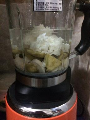 再加入适量的清水