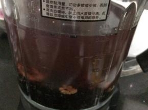 加入适量的清水