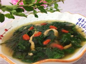 装入碗中，上面在放几个枸杞子，好喝的枸杞子廋肉汤好了