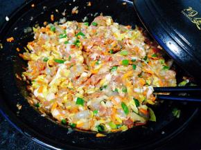 调味料有，蚝油，酱油，白糖，胡椒粉，鸡粉调制而成