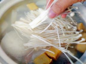 再加入金针菇