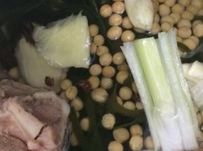 加入适量的水