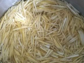 泡盐水，有条件的话泡上一晚中间过三遍水