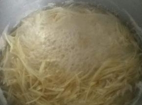 上锅煮沸十分钟