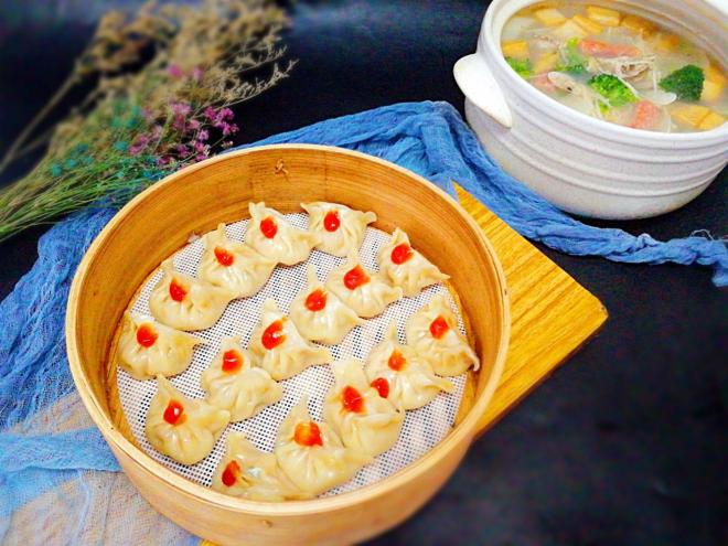 一锅出--蒸饺+鲜美的杂烩汤