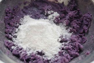 加入牛奶和糯米粉