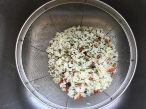 倒出沥干水分；