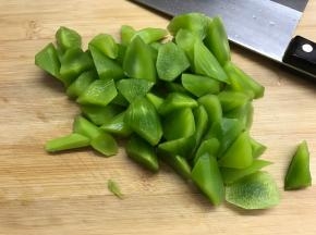 切成滚刀块。
