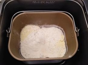 1.	将种面团（前四项）所以材料混合揉成面团，
