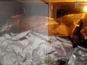 17.	烤箱预热，上下火，下层，180度，烤40分钟，为防止上色过重，烤10分钟左右加盖锡纸，