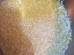 然后加水浸泡，可以前一天晚上浸泡好