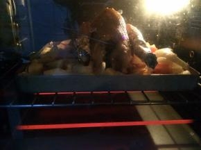 烤箱预热至250度，约烤一个小时左右