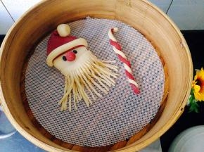 依次做好，我做了两个，放蒸笼里二次发酵