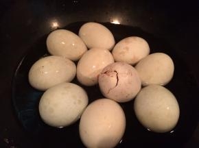 然后放进锅里