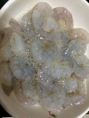 虾仁洗干净