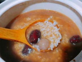 这时可以加入红糖，我采用的是粉状