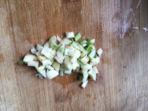 葱蒜切碎