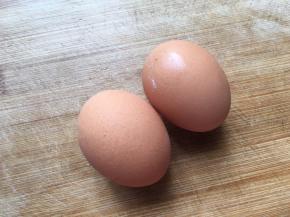 鸡蛋两个