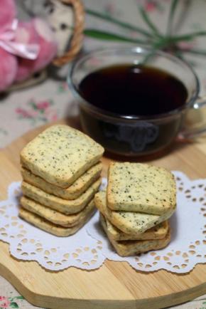 烤箱预热至180度，中层上下火烤15~20分钟；