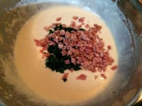 再加入菠菜和培根