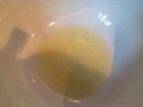 准备一个鸡蛋清