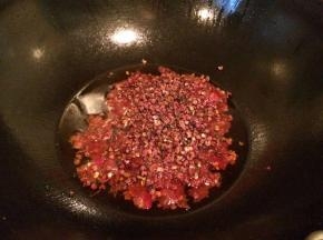 炒的时候加入花椒