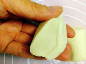 切开没有大洞，分几个小剂子